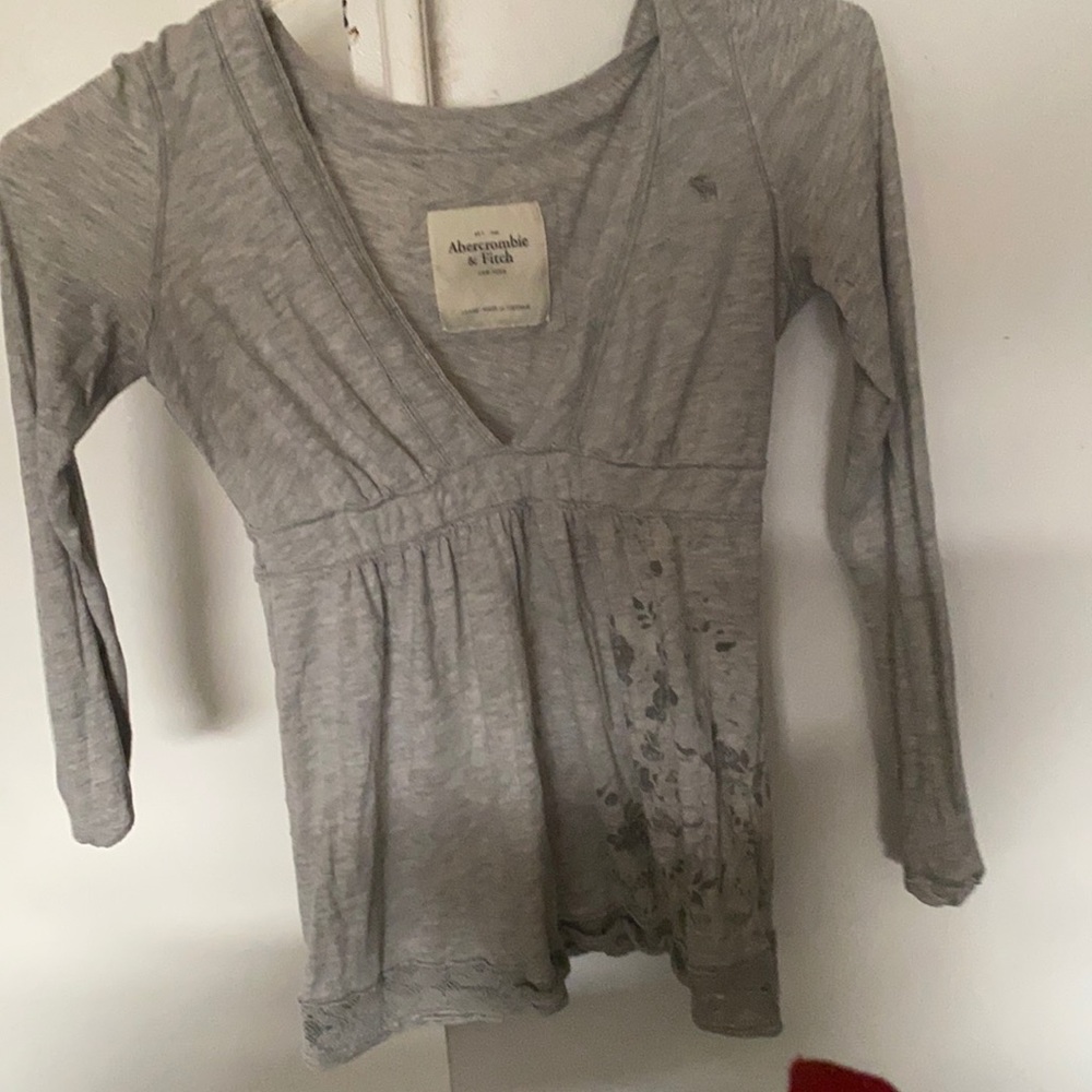Abercrombie & Fitch grey shirt